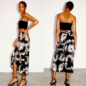 Zara satin midi skirt B/Wht side buckle paisley floral print front wrap slit XXL